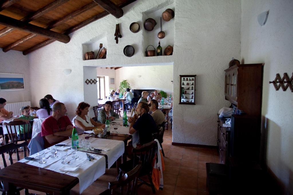Rifugio Alpetto Di Torno Albergue Sormano Exterior foto